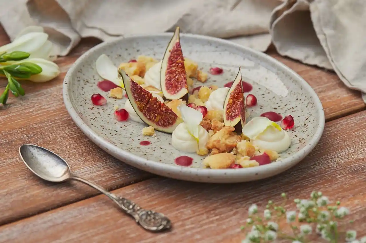 Elegant fig dessert